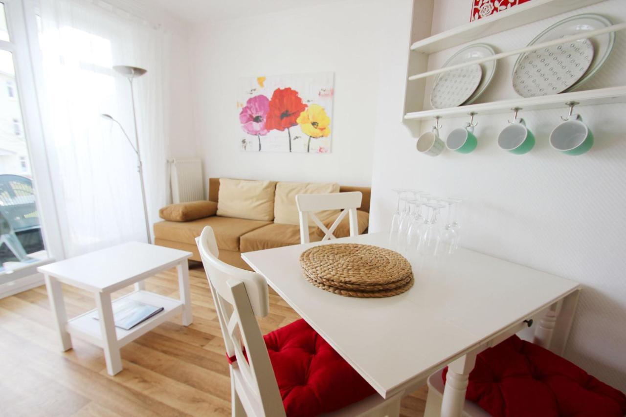 Terrasse, Gratis Nutzung Vom Ahoi Erlebnisbad Und Sauna In Sellin - Meeresblick Fewo 32 Goehren  Esterno foto